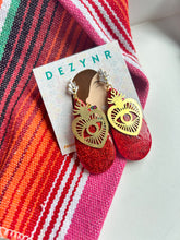 Load image into Gallery viewer, Red Glitter with Corazon Sagrado Charm