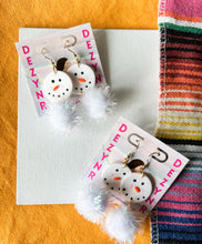 Load image into Gallery viewer, Glittery Snowman earrings