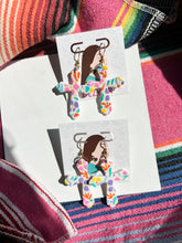 Load image into Gallery viewer, Mosaic Spring Cross