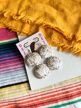 Load image into Gallery viewer, Marble Seashells