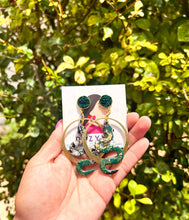 Load image into Gallery viewer, Green Marble Medusa Pair