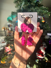 Load image into Gallery viewer, Tassel Skulls - magenta