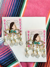 Load image into Gallery viewer, Evil Eye Seashell earrings