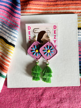 Load image into Gallery viewer, Purple tile with flowers and tassels