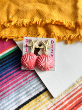 Load image into Gallery viewer, Coral seashells with Gold Starfish