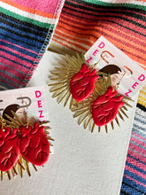 Load image into Gallery viewer, Metallic Red Corazones