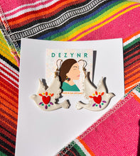 Load image into Gallery viewer, Colorful Pearl Dove