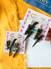 Load image into Gallery viewer, Potter’s Lightning Bolt