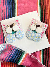 Load image into Gallery viewer, Baby Blue with Daisy earrings