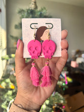 Load image into Gallery viewer, Tassel Skulls - pink