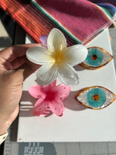 Load image into Gallery viewer, Plumeria Resin Clip
