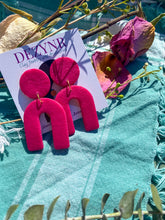 Load image into Gallery viewer, Dominica in Pink Berry