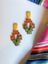 Load image into Gallery viewer, Cactus on Barro