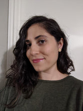 Load image into Gallery viewer, Stud set in Gold Flakes - DEZYNR_