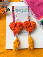 Load image into Gallery viewer, Corazón de Cempasuchil
