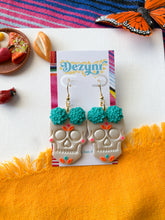 Load image into Gallery viewer, Sugar Skulls - Spurs retro colors
