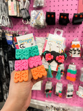 Load image into Gallery viewer, Spurs papel picado
