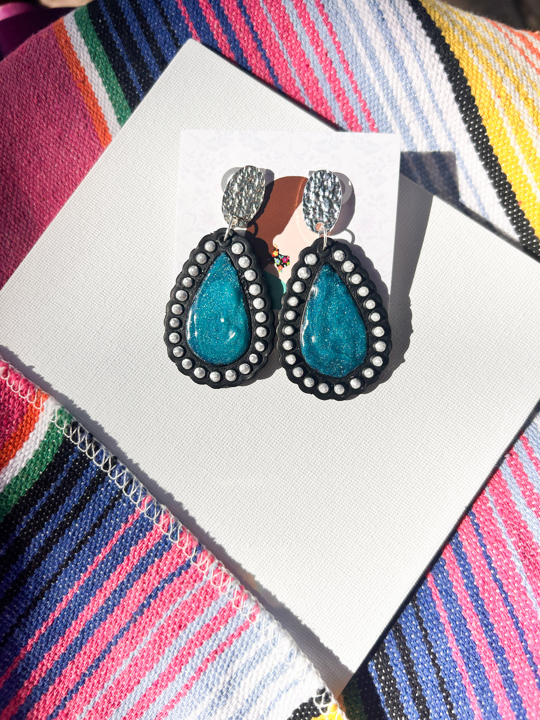 Black Teardrop with Turquoise