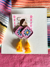 Load image into Gallery viewer, Purple tile with flowers and tassels
