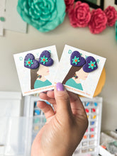 Load image into Gallery viewer, Purple embroidery heart studs
