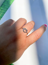 Load image into Gallery viewer, Knot ring - silver
